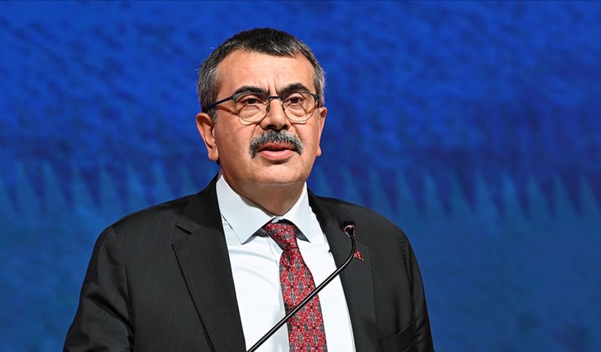 Bakan Tekin, "Türkiye Yüzyılı Mesleki ve Teknik Eğitim Zirvesi"nde konuştu
