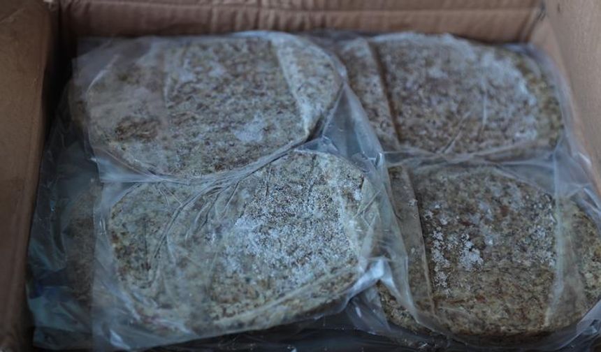 Soğuk zincire aykırı taşınan etler otobüs bagajından çıktı