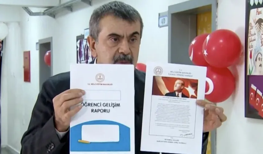 Yusuf Tekin'den 'Atatürk karnelerden kaldırıldı' iddialarına cevap