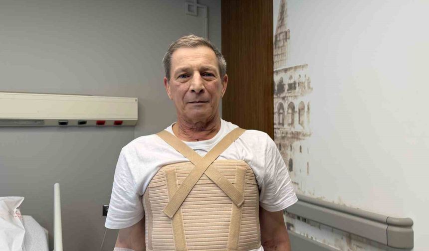 Havalimanında kalbinden rahatsızlanan hastaya şehir hastanesinde 'hayat' dokunuşu