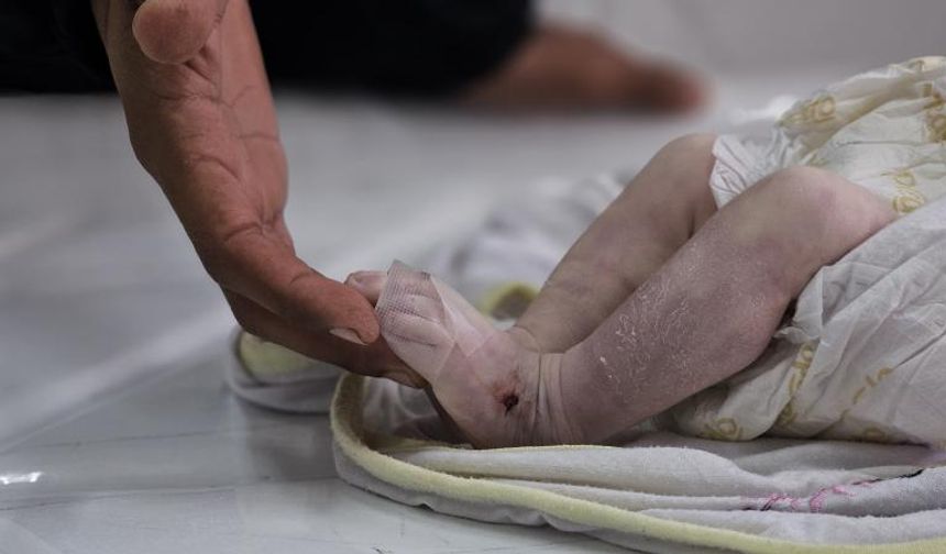 Gazze'de 12 günlük bebek soğuktan öldü