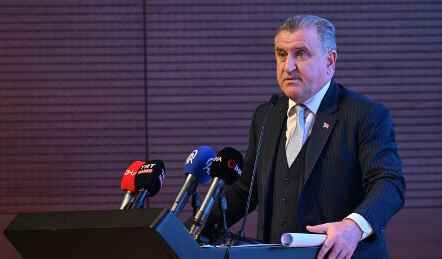 Bakan Bak: 100 bin yapay zeka girişimcisi yetiştirmeyi hedefliyoruz