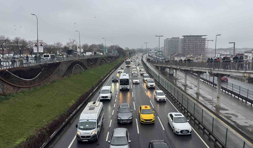 İstanbul'da bayram tatili dönüşü trafik yoğunluğu oluştu