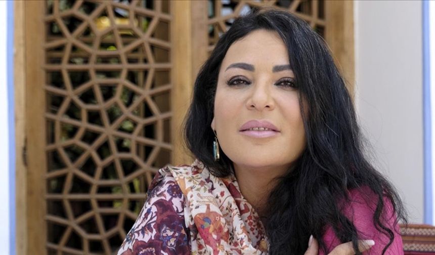 İranlı yazar İgual, Batı medyasında İran'a yönelik 'tek tipçi zihin mühendisliği' yapılıyor