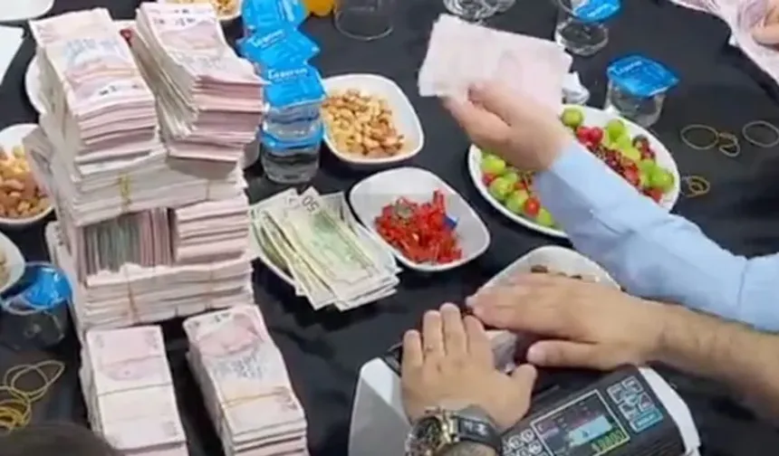 Aşiret düğününde milyonlarca lira toplandı: Saymaktan yorulup makine kullandılar