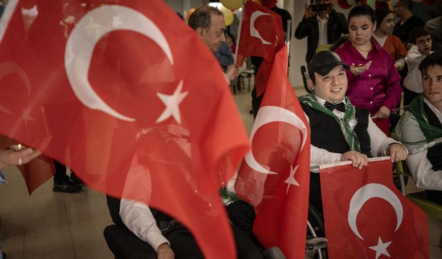 Devlet korumasındaki 3 engellinin askerlik hayali gerçek oldu