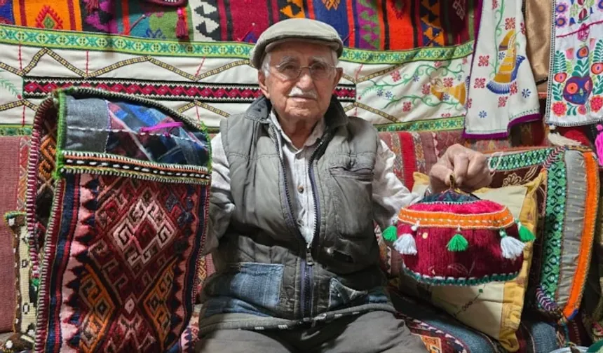 Yozgat'ta yaşlı adam, evini yaşayan müzeye dönüştürdü