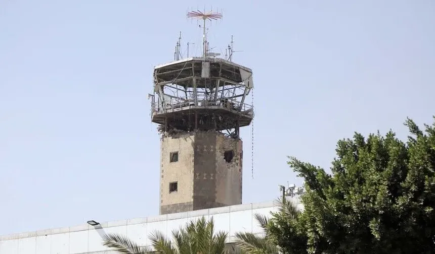 Yemen'deki Husiler: Suudi Arabistan, Uluslararası Sana Havalimanı'nı hedef aldı