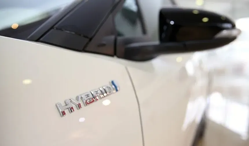 Yılın ilk yarısında elektrikli otomobil satışları azalırken hibritler büyümeyi sürdürdü