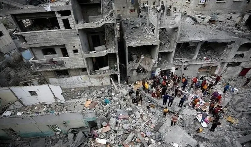 İsrail'in Gazze'deki soykırım savaşında ölenlerin sayısı 9 Filistinlinin daha öldürülmesiyle 73.500'e yaklaştı.