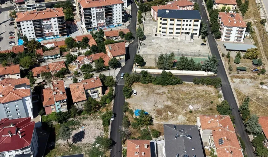 Çankırı'da kendi asfaltıyla 2 yılda 170 kilometre köy yolu