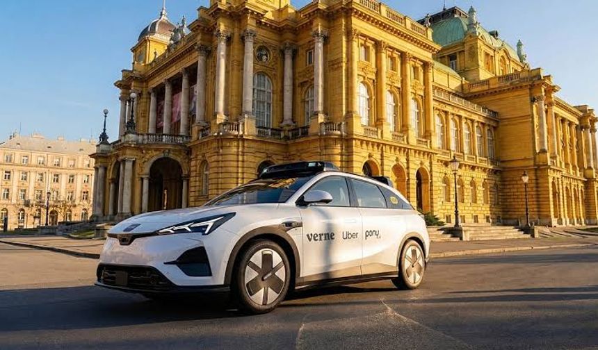Zagreb’de robotaksi: Sürücüsüz araçlar havalimanına taşıyor