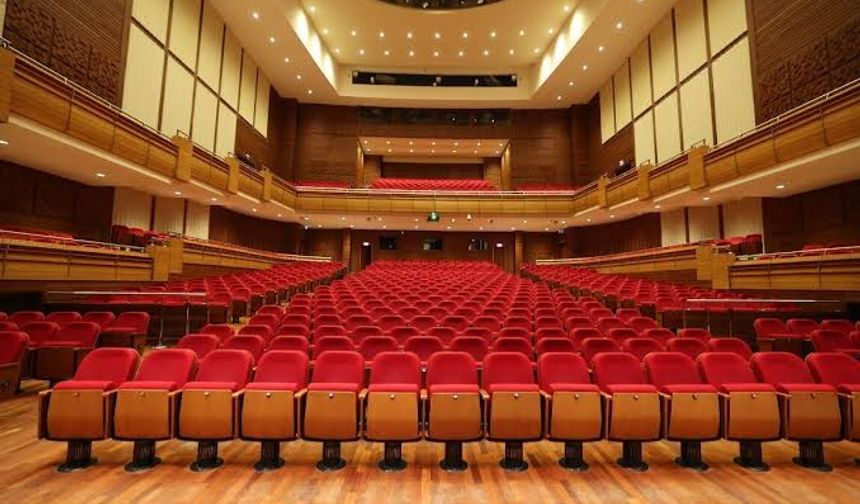 İzmir’de tiyatrodan operaya dolu bir kültür sanat haftası