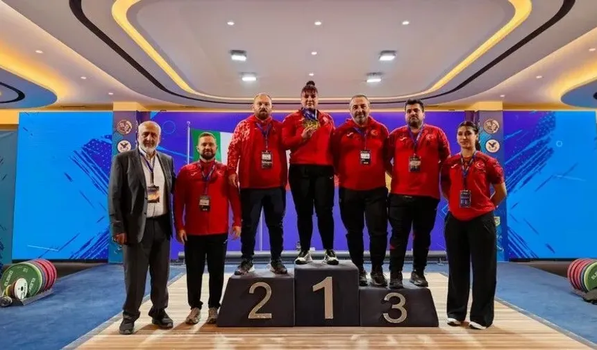 Milli halterci Tuana Süren, Avrupa Gençler Şampiyonası'nda 3 altın madalya kazandı