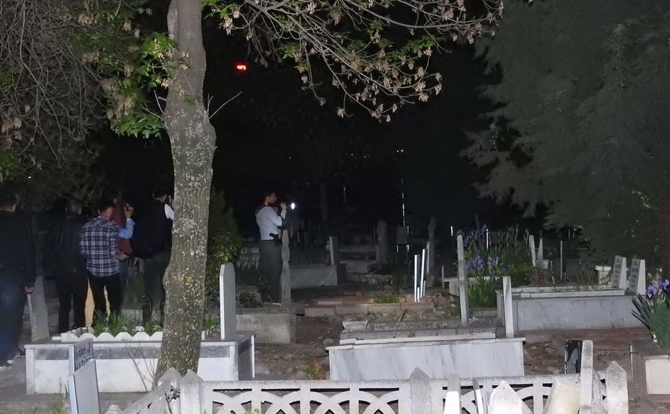 Çorum'da mezarlıkta ağlayan kız gizemi! 5 yıl önce ne oldu?