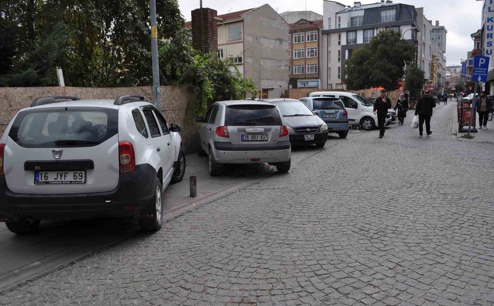 Mahallelerde park krizi büyüyor! Nereye park edilebilir?