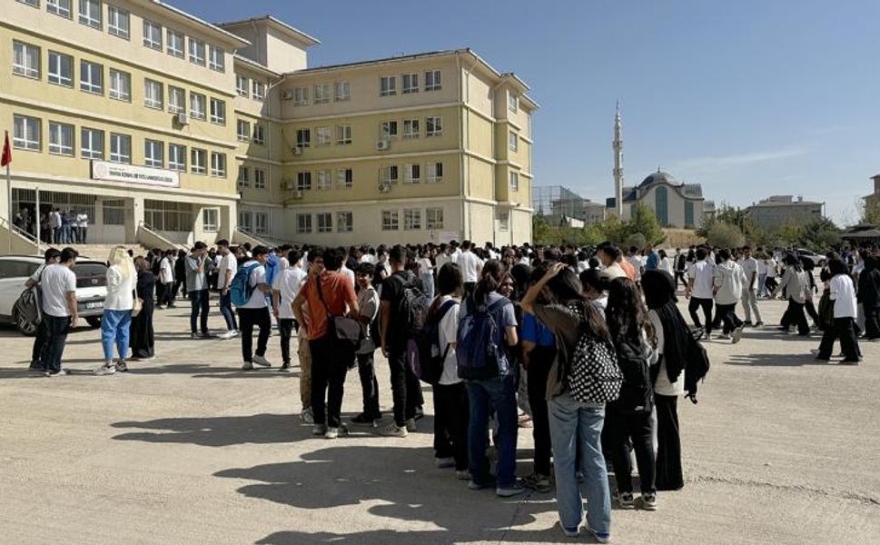 Malatya'da depremden etkilenen 21 okul yarın tatil edildi