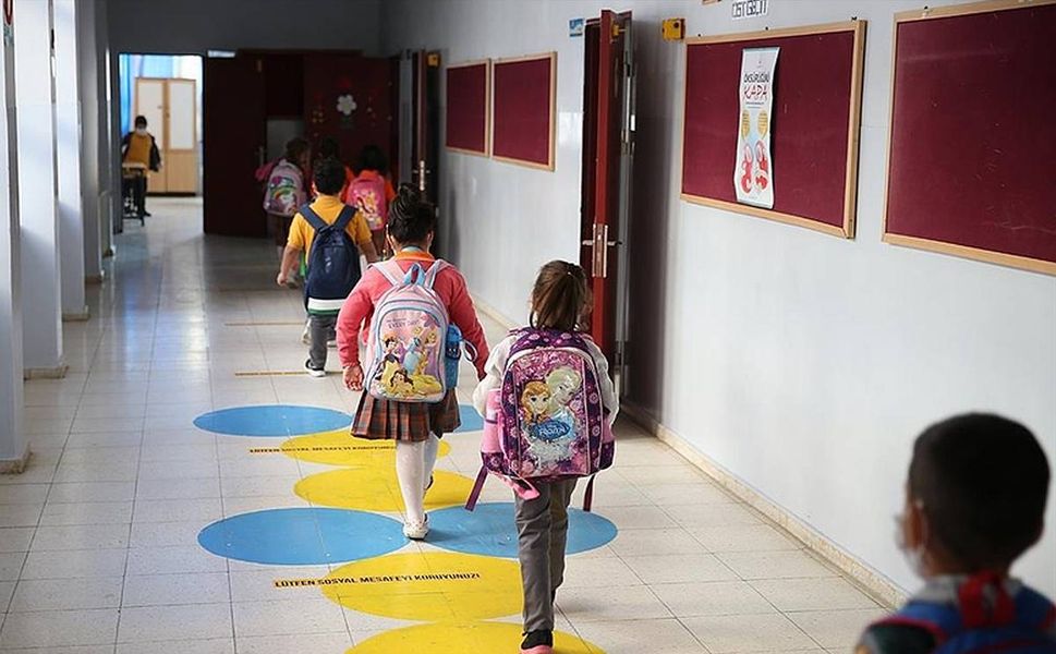 Eğitime deprem arası! İstanbul'da okullar 2 gün tatil edildi