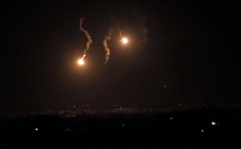 Katil İsrail'in Gazze'ye gece boyu düzenlediği saldırılarda 40 Filistinli hayatını kaybetti