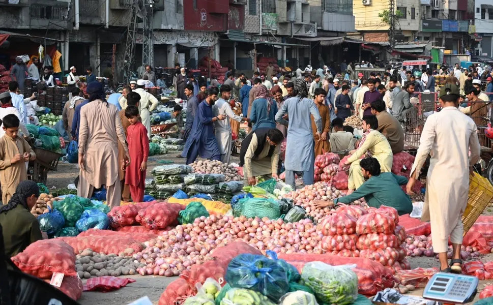 Pakistan'da savaş hazırlığı! Halk gıda stokluyor