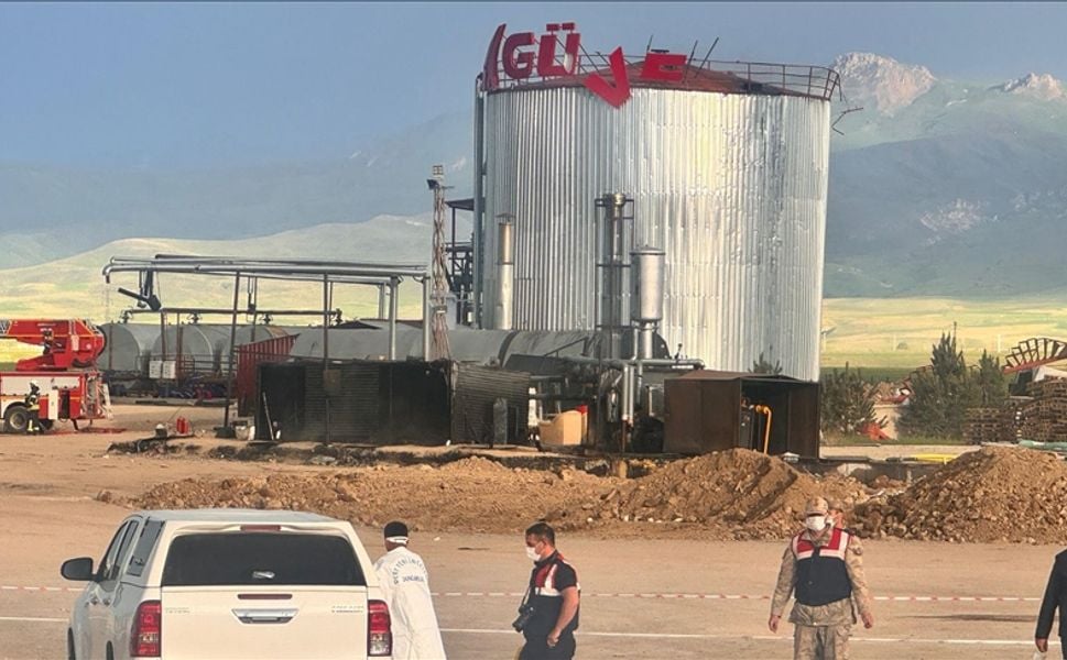 Erzurum'da asfalt üretim tesisinde patlama: 1 işçi vefat etti, 1 işçi yaralandı