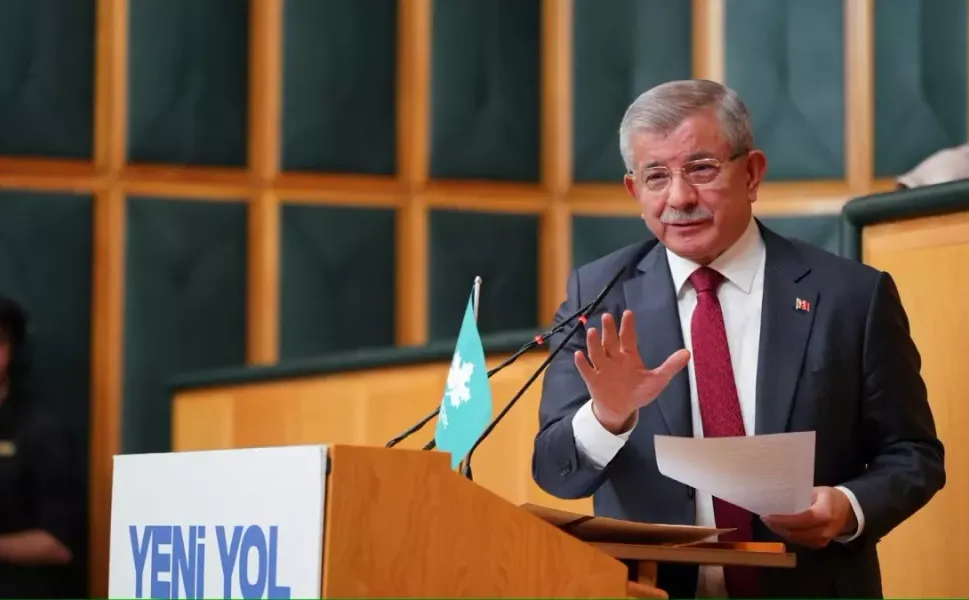 Davutoğlu: "Komisyon raporu gecikiyor sanki doktora tezi yazıyorsunuz"