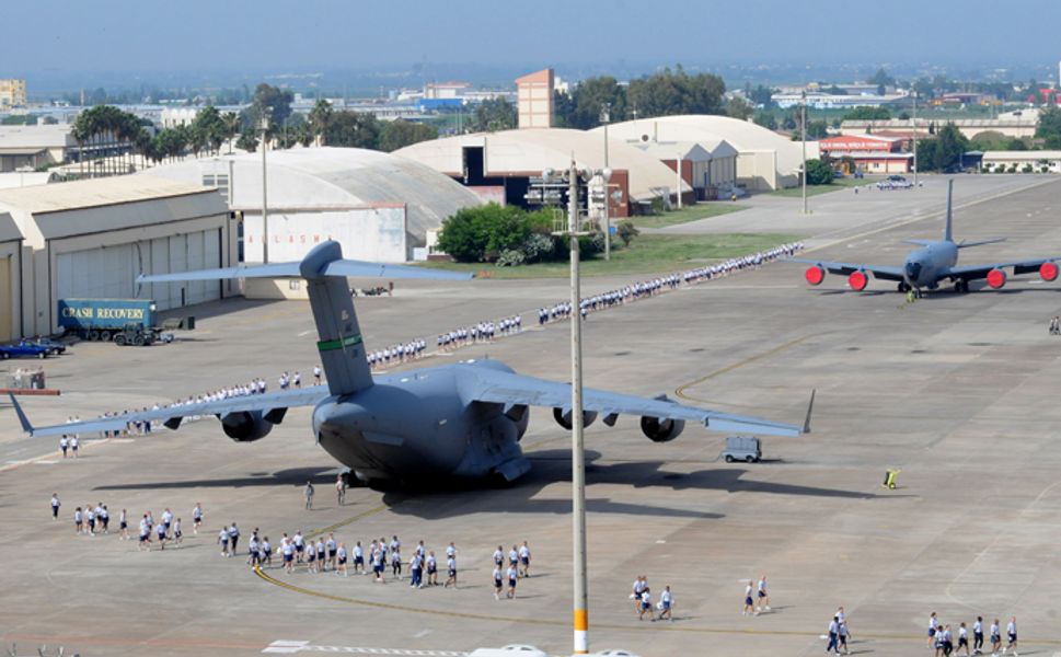 İran, Türkiye dahil ABD üssü bulunan ülkeleri vurmakla tehdit etti!