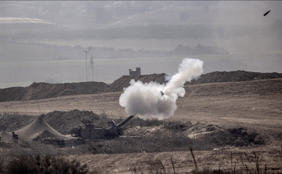 İsrail, Suriye'nin Dera kırsalına topçu saldırısı düzenledi