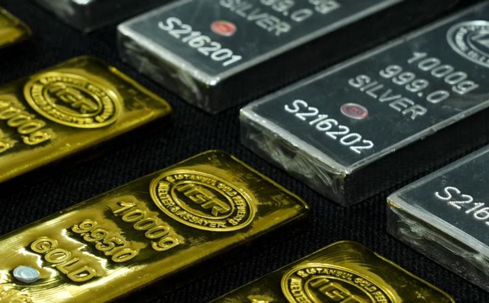 Altın ve gümüş fiyatları geriliyor