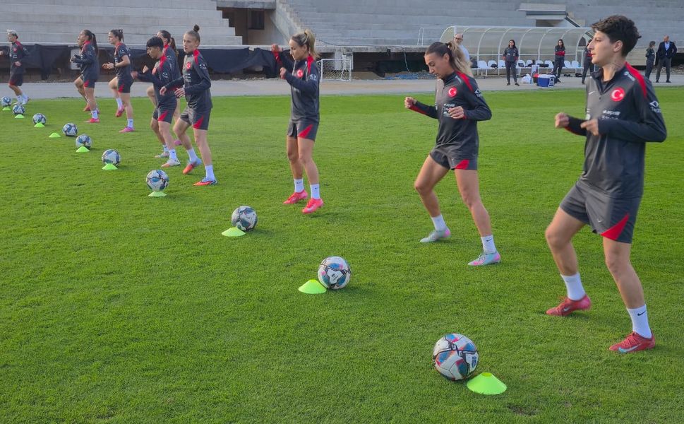 A Milli Futbol Takımı, Kosova maçına hazır