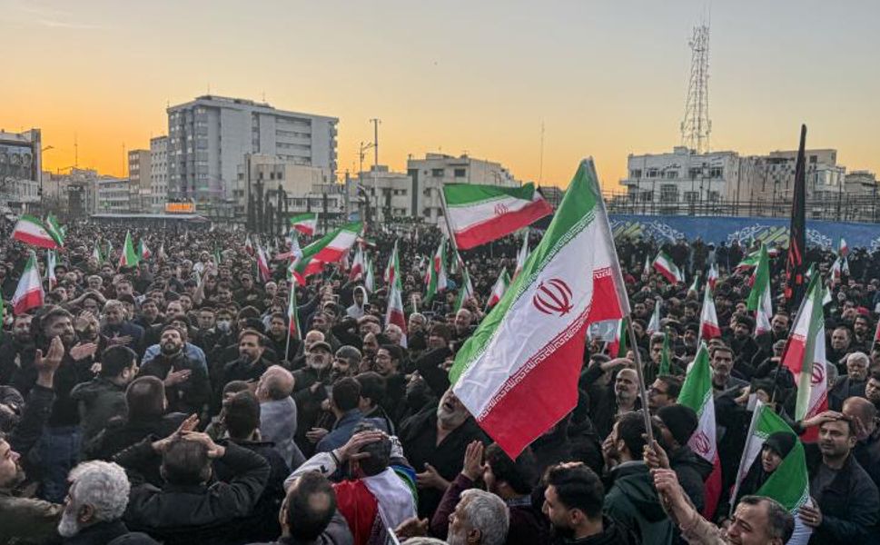 İran'dan "uzun süreli savaşa hazırız" mesajı