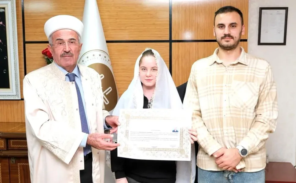 Rus gelin Kırşehir'de müslüman oldu