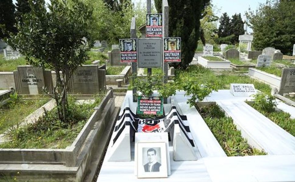 'Baba Hakkı' kabri başında anıldı