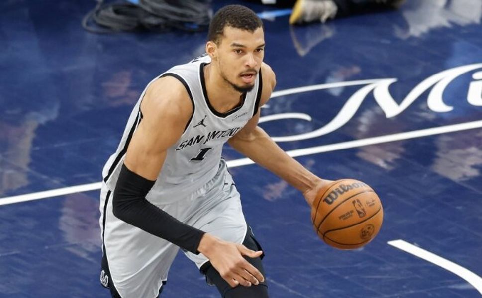 NBA'de Spurs, Clippers'i yenerek üst üste 11. galibiyetini aldı