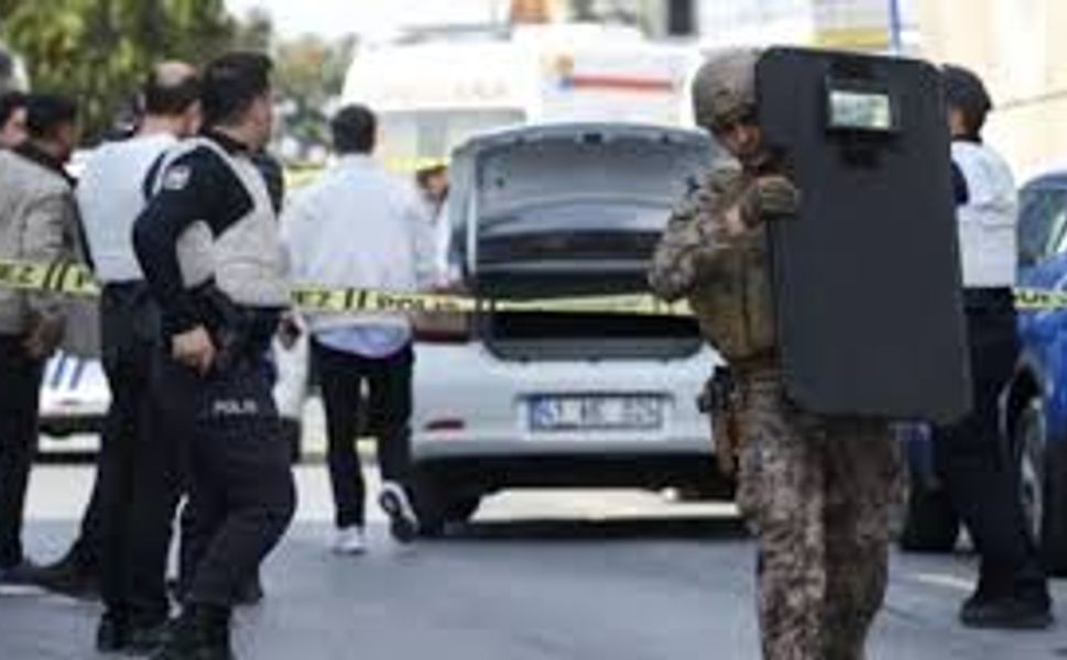 Beşiktaş'ta polis noktasına yönelik terör saldırısına ilişkin gözaltı sayısı 12'ye çıktı