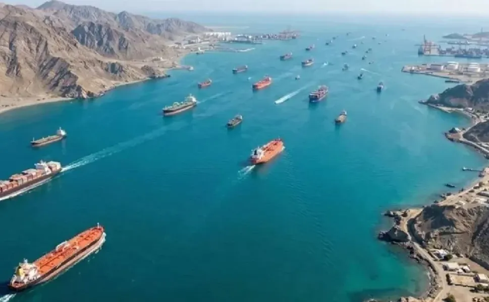 İran, Hürmüz Boğazı'ndan geçecek gemilere mayınlara karşı alternatif rota açıkladı