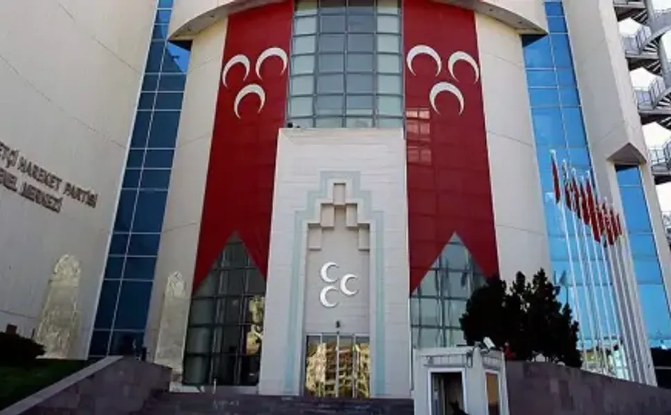 MHP'de üç şehrin daha il teşkilatı feshedildi