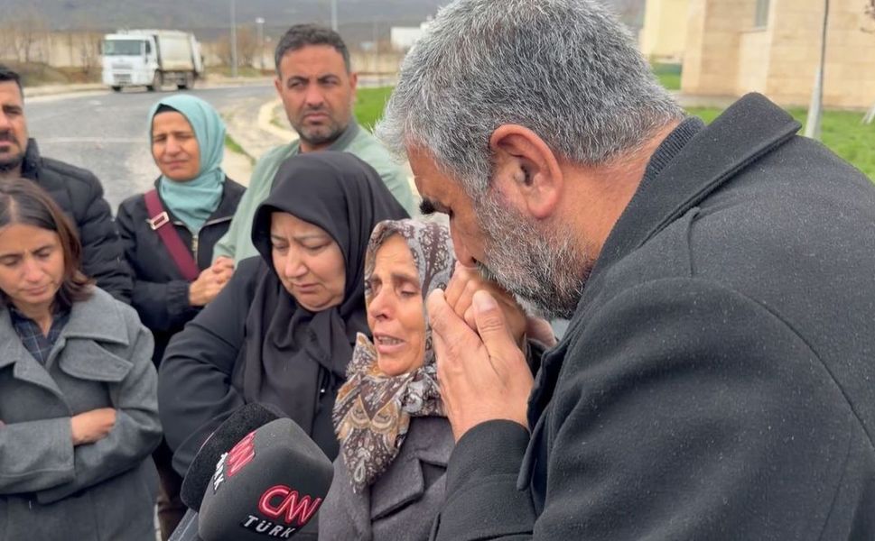 Rojin Kabaiş'in Babası Gülistan Doku Ailesine Destek İçin Tunceli'ye Geldi