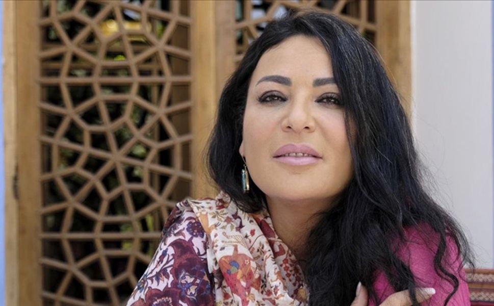 İranlı yazar İgual, Batı medyasında İran'a yönelik 'tek tipçi zihin mühendisliği' yapılıyor