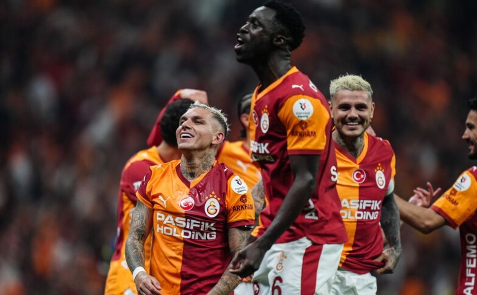 Galatasaray, tecrübeli kadrosuyla şampiyonluğa yürüyor