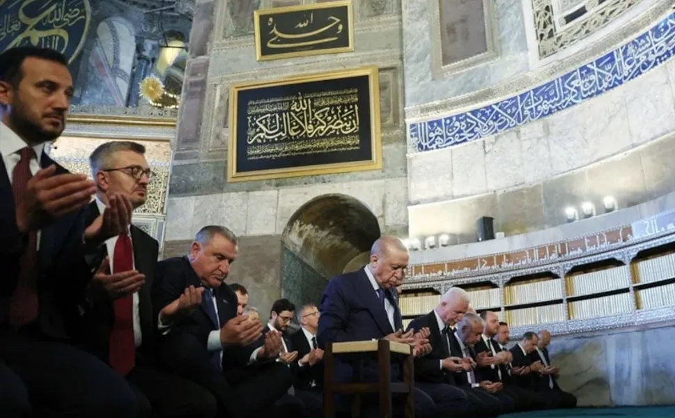 Cumhurbaşkanı Erdoğan'dan Ayasofya'da Kur'an tilaveti