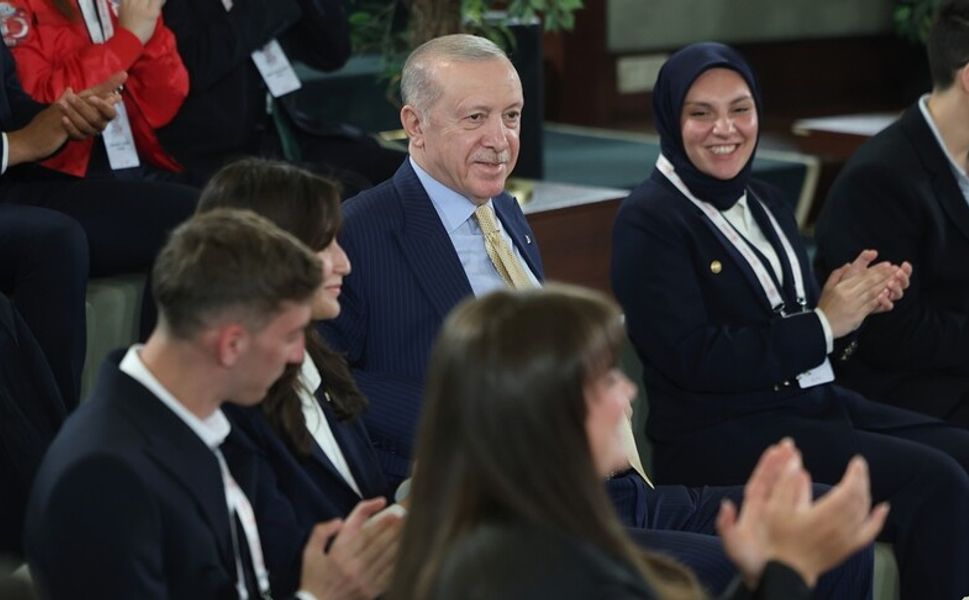 'En büyük yatırımı gençlerimize yapmaya kararlılıkla devam edeceğiz'