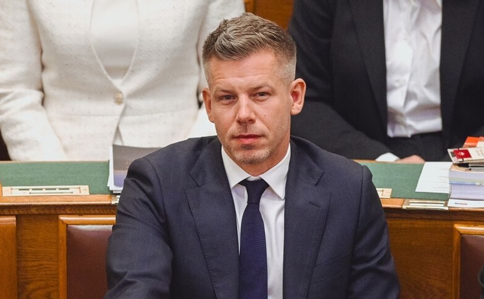 Macaristan'da seçimin galibi Magyar, ülkenin yeni başbakanı oldu