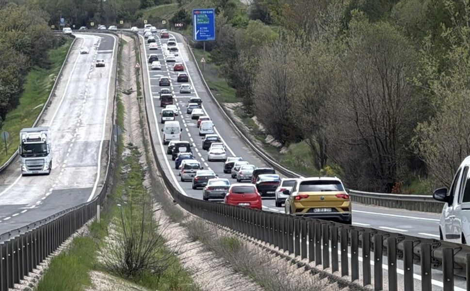 Yollarda bayram tatilinden dönüş yoğunluğu başladı