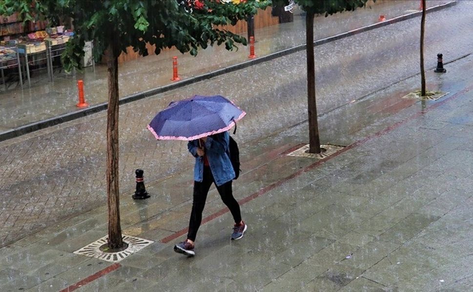 Meteorolojiden bazı iller için gök gürültülü sağanak uyarısı
