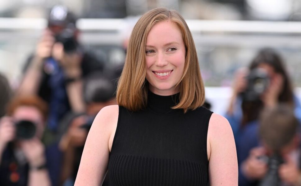 Cannes Film Festivali'ne katılan ABD'li aktrist Hannah Einbinder, Filistin'e desteğini vurguladı