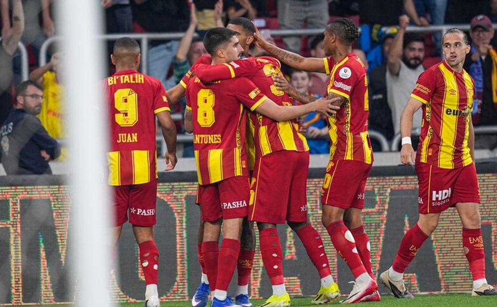 Göztepe'de Ekrem Kılıçarslan ve Krastev ile yollar ayrıldı