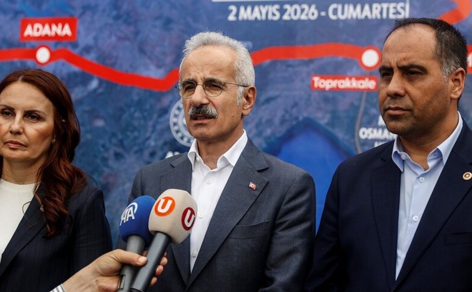 Bakan Uraloğlu, Mersin-Adana-Osmaniye-Gaziantep Hızlı Tren Projesi'nde incelemelerde bulundu