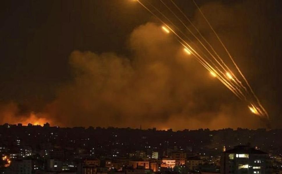 İran'dan İsrail'e füze saldırısı