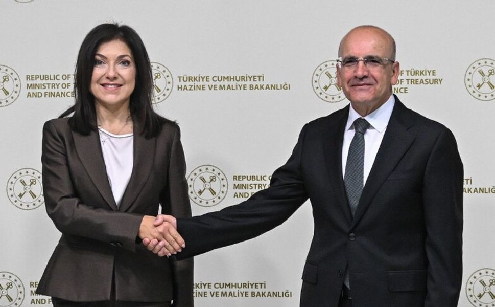 Bakan Şimşek, Almanya Ekonomi ve Enerji Bakanı Reiche ile bir araya geldi